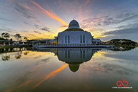 Reflection of Life, taken with Nikon D800E, Samyang 14mm and HDR 9 exposure